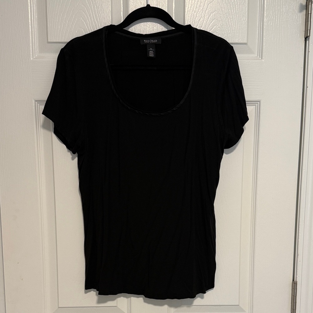 White House Black Market Black Scoop Neck Short Sleeve Tee